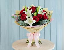 Букет цветов из:  Лилии и Розы в Деденево