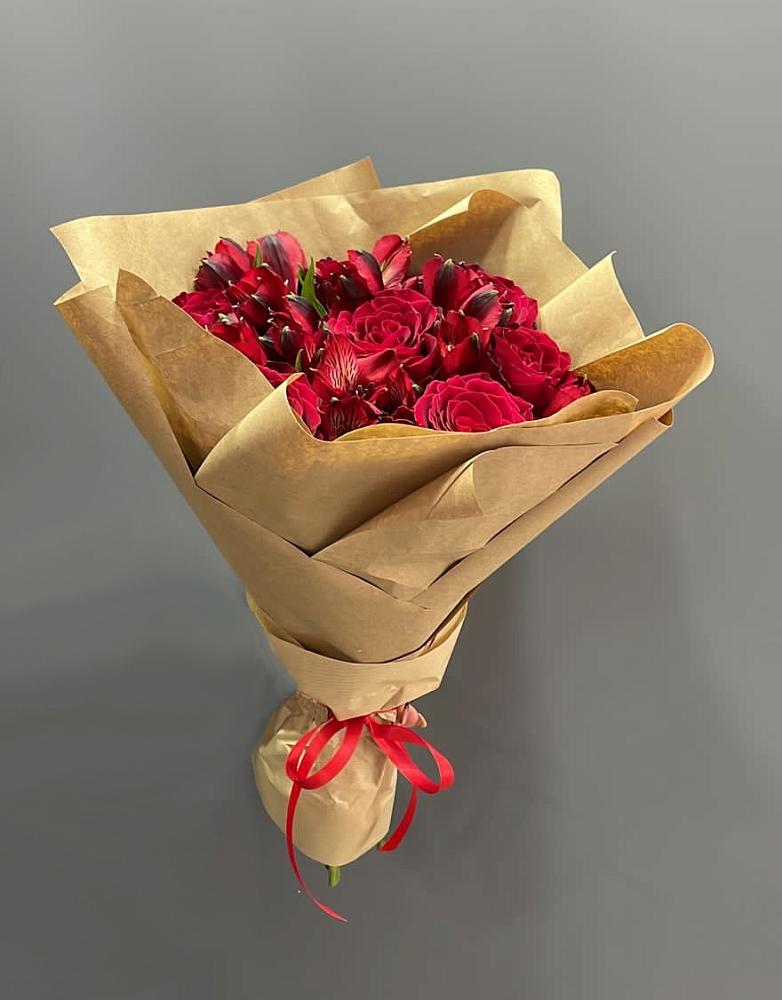 Букет цветов из: Альстромерии и Розы в Деденево