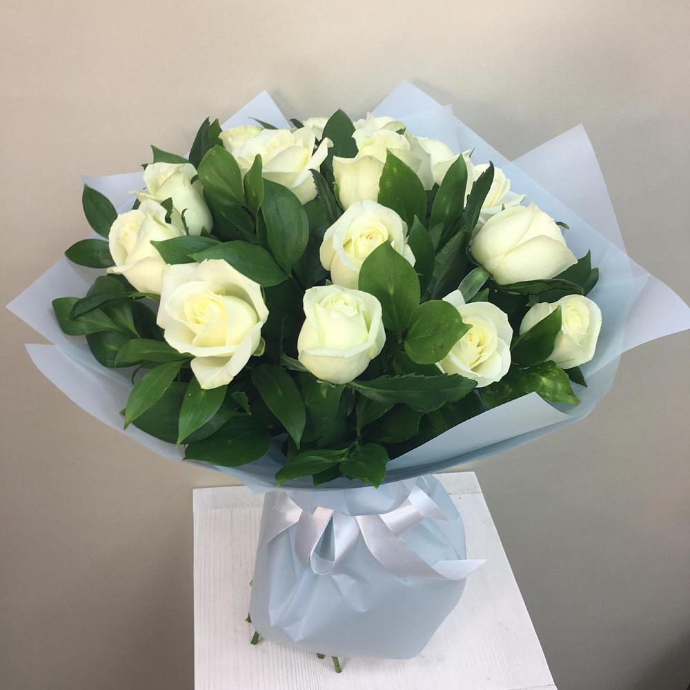 Букет 15 Белых роз Проуд в Деденево