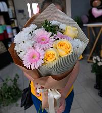 Букет цветов из:  Герберы, Розы и Хризантемы в Деденево
