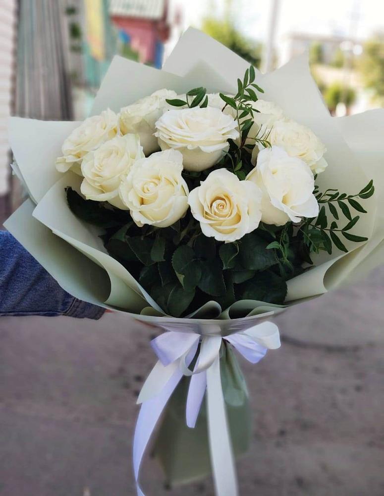 Букет Белые розы Проуд в Деденево