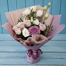 Букет цветов из:  Розы и Лизиантусы в Деденево