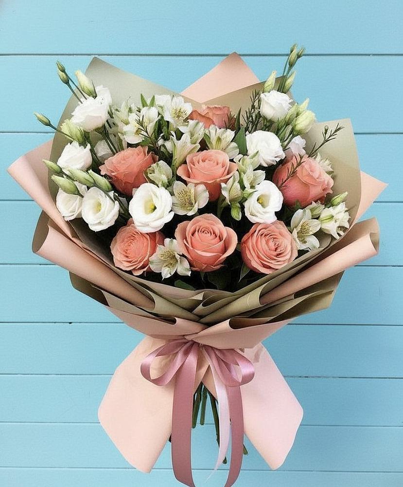 Букет цветов из: Розы, Альстромерии и Лизиантусы в Деденево