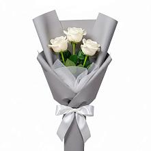 Букет 3 белые розы в Деденево