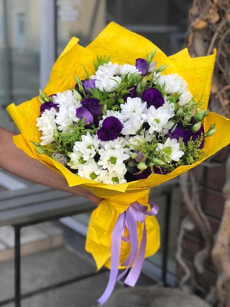 Букет цветов из: Ирисы, Хризантемы и Ромашки в Деденево