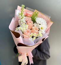 Букет цветов из:  Хризантемы и Розы в Деденево