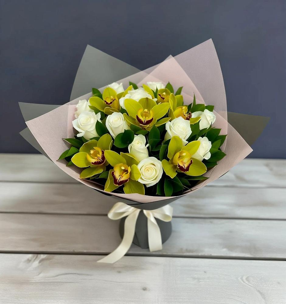 Букет цветов из: Орхидеи и Розы в Деденево