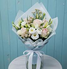 Букет цветов из:  Розы и Лизиантусы в Деденево