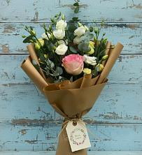 Букет цветов из:  Розы и Лизиантусы в Деденево